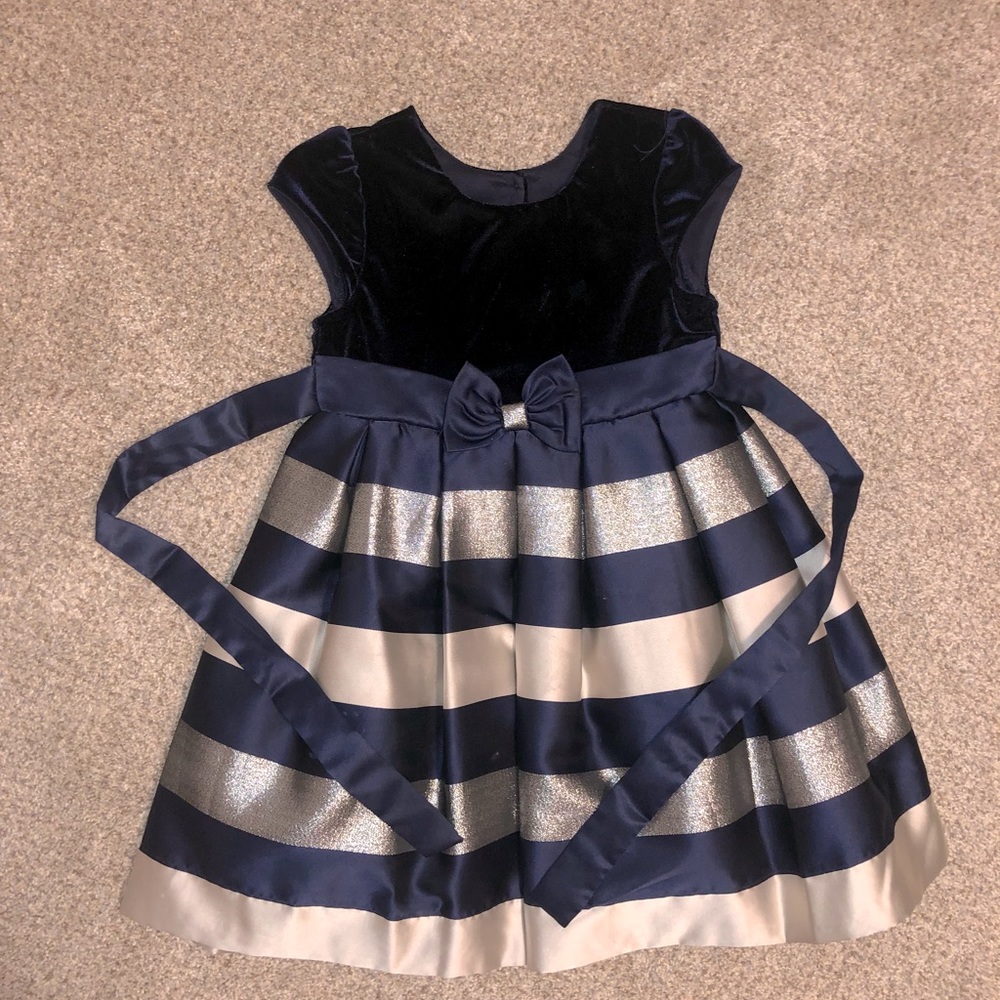 4T Girls Navy and Silver Dress. Perfect!